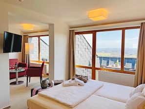 Superior Double Room, Balcony | Hypo-allergenic bedding, desk, cots/infant beds, free WiFi - Bernstein Landhaus Nordhelle  (Meinerzhagen)