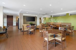 Free daily full breakfast