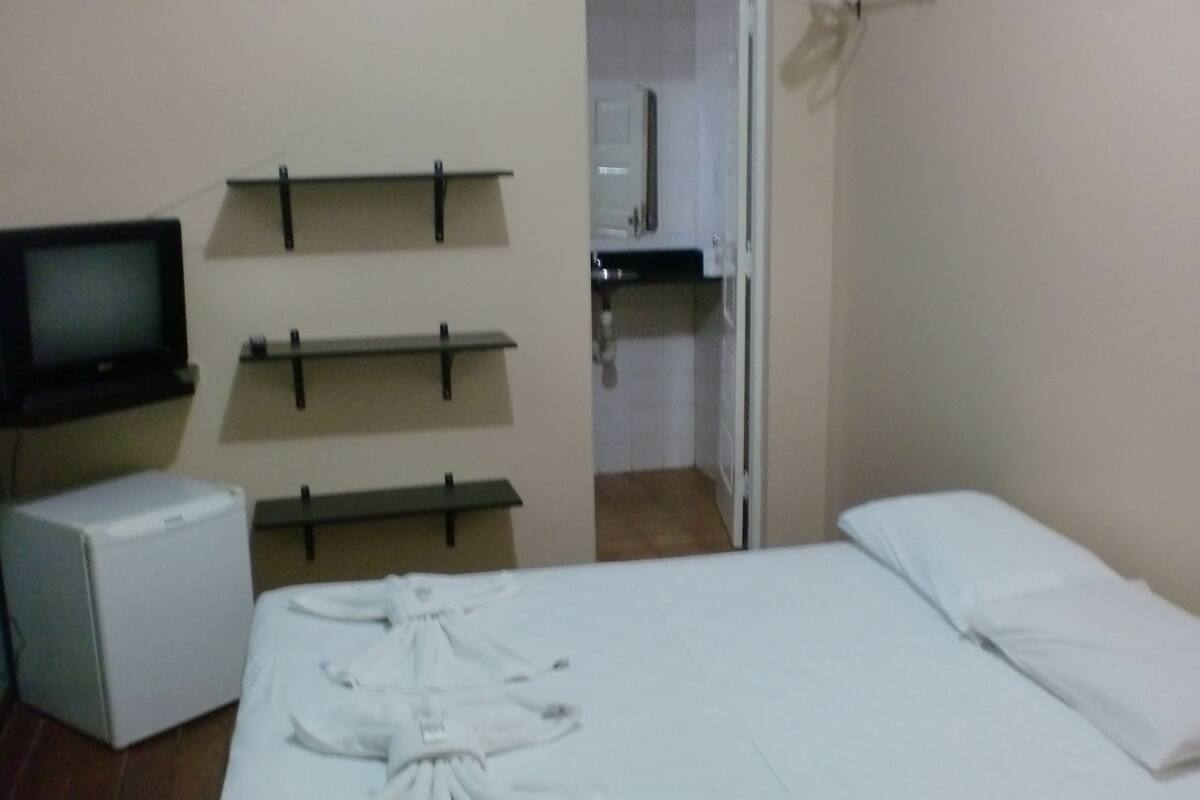 Habitación individual estándar | Minibar, caja fuerte, camas supletorias y wifi gratis