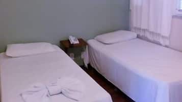 Quarto casal ou duplo standard | Frigobar, cofres nos quartos, camas extras/dobráveis (sobretaxa)