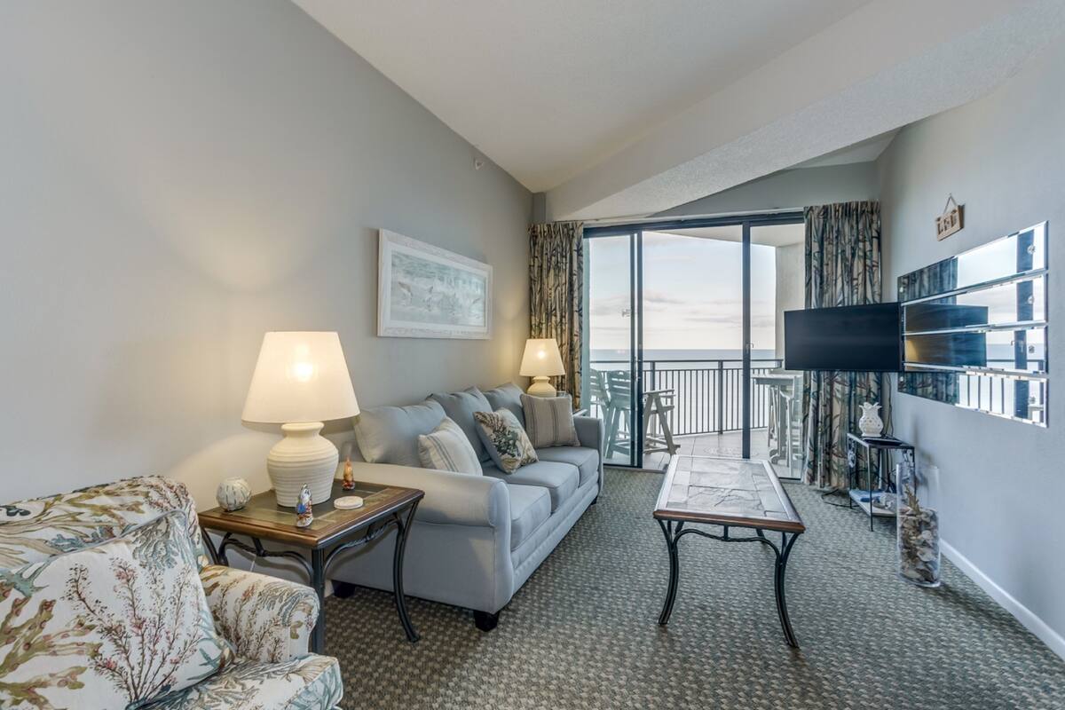 Signature Condo, 2 Bedrooms, Balcony, Ocean View | Living room