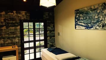 Quarto triplo | Frigobar, berços grátis, Wi-Fi de cortesia, roupa de cama