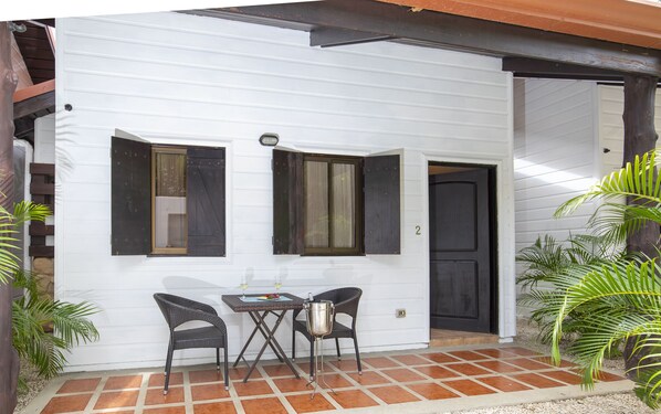 Vila, 1 cama Queen, ao lado da piscina | Terraço/pátio