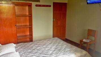 Silitysrauta/-lauta, ilmainen Wi-Fi, vuodevaatteet