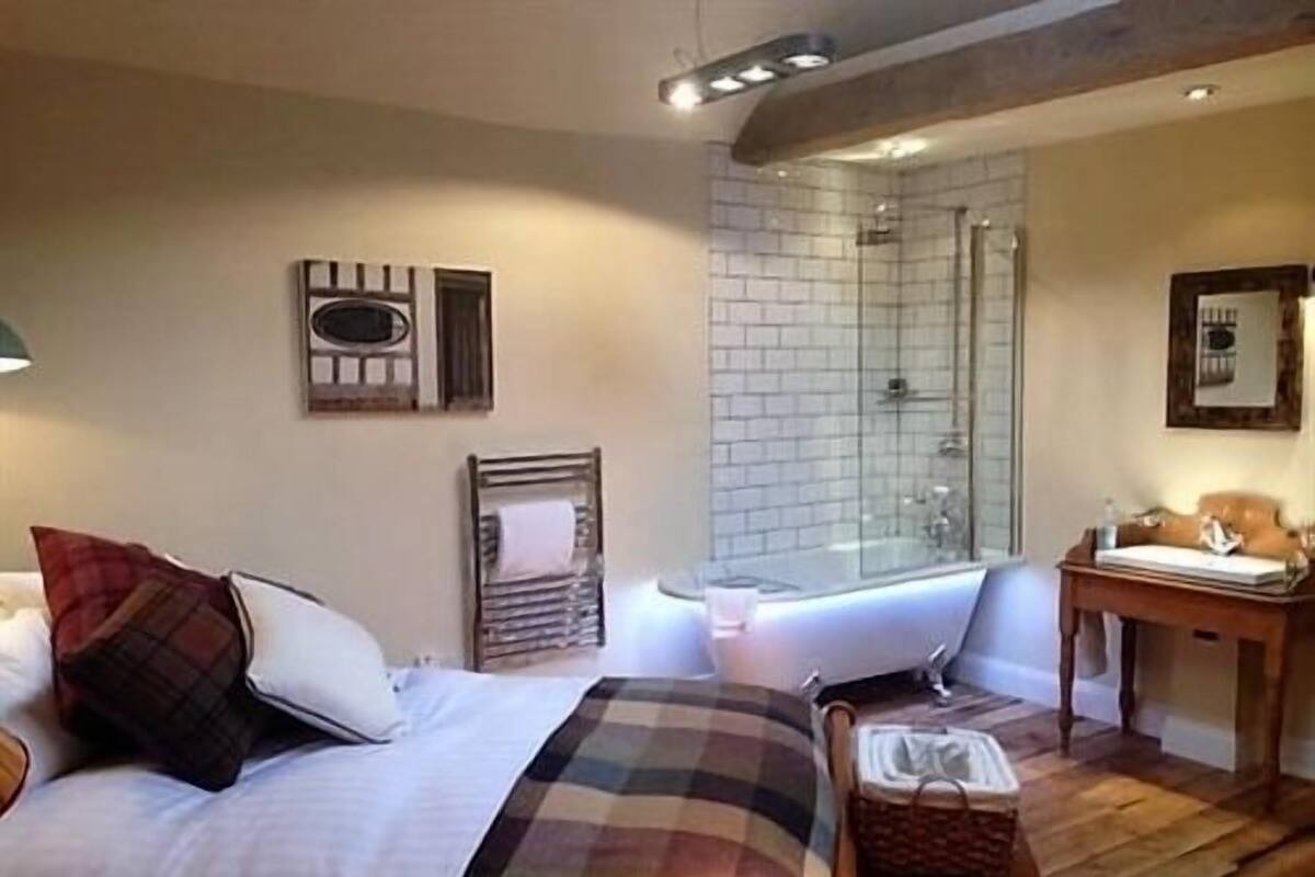 Double Room, Ensuite (King) | View from property