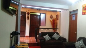 Lobby - Don Andre (Machu Picchu)