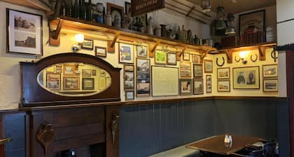 The Hopetoun Arms Hotel