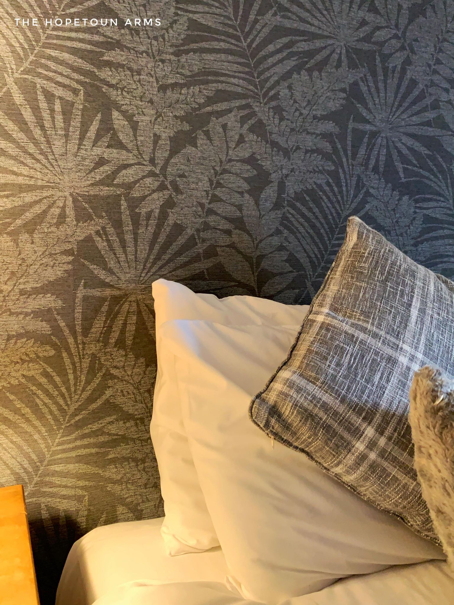 twin room, ensuite, garden view | interior