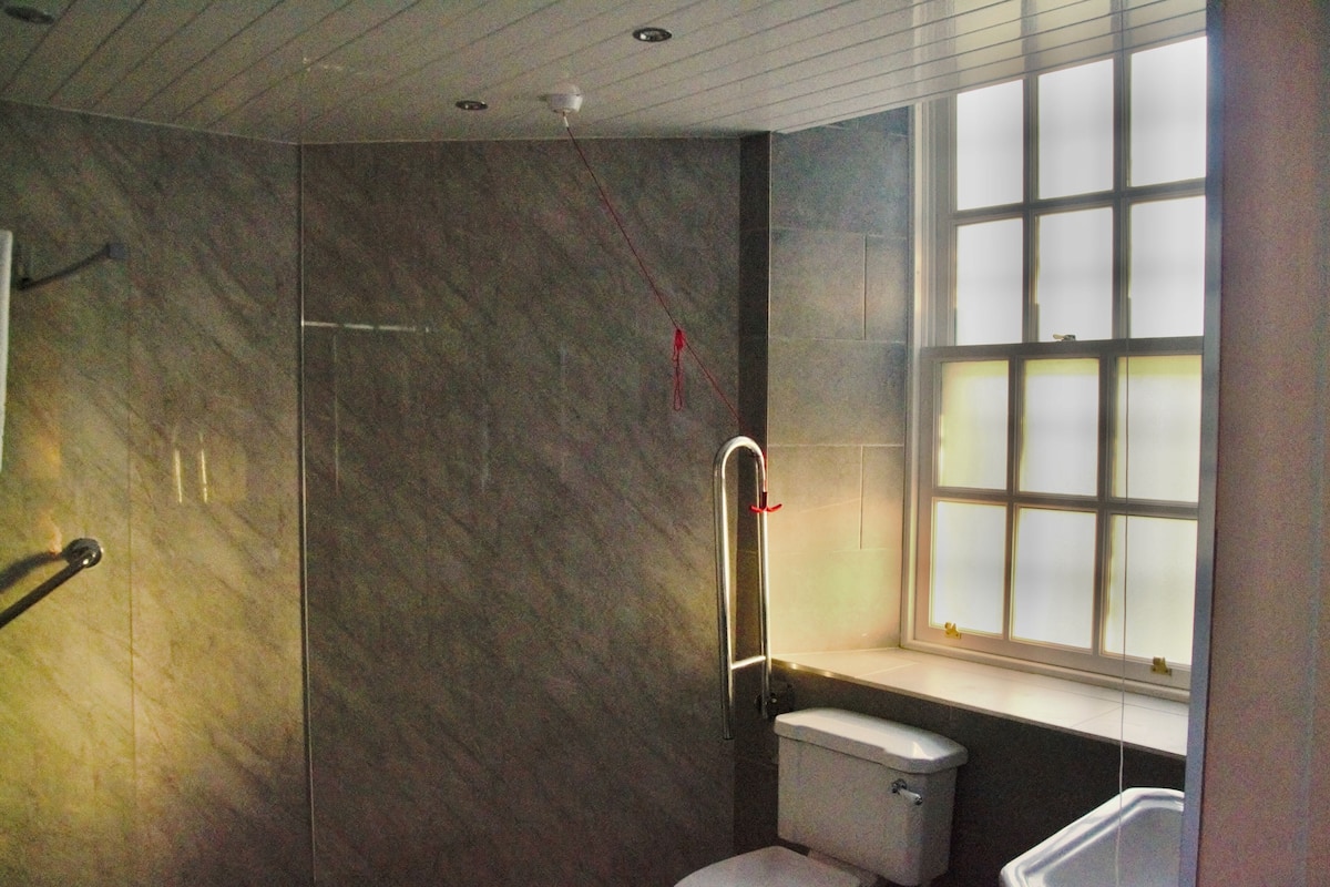 double or twin room, ensuite | bathroom