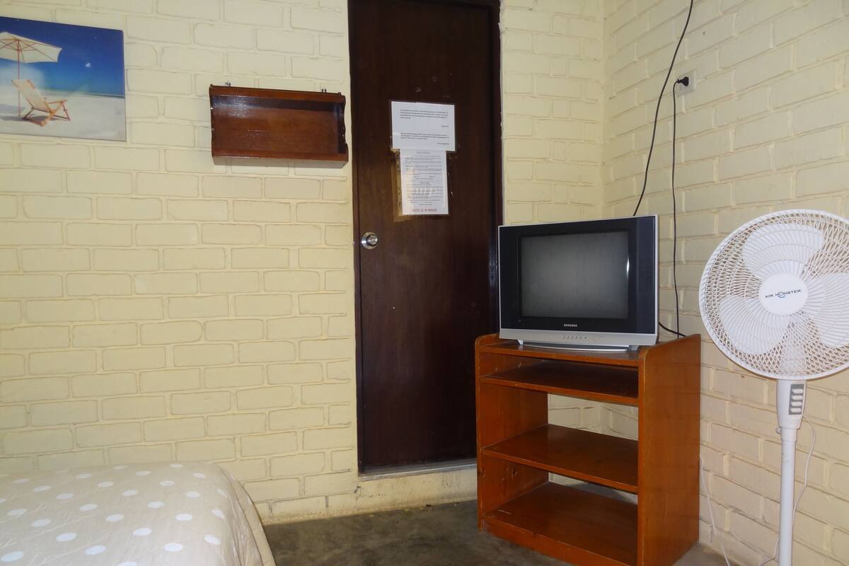 Chambre Simple | Coffres-forts dans les chambres, Wi-Fi gratuit
