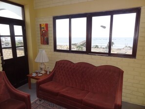 Suíte, terraço | Sala de estar | TV LCD