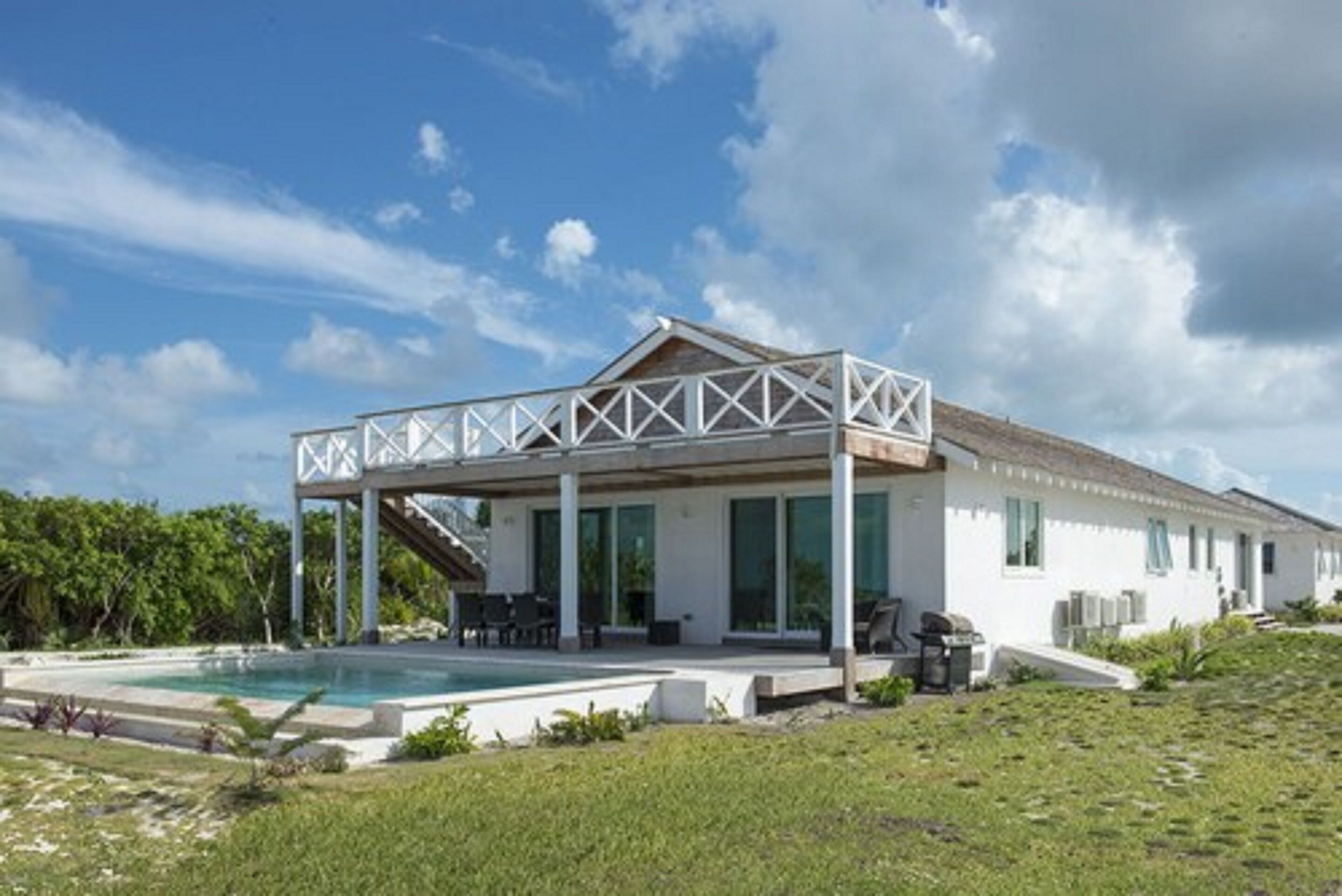 Wild Orchid | Terassi/patio