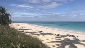 Caja de seguridad en la habitación y cortinas blackout