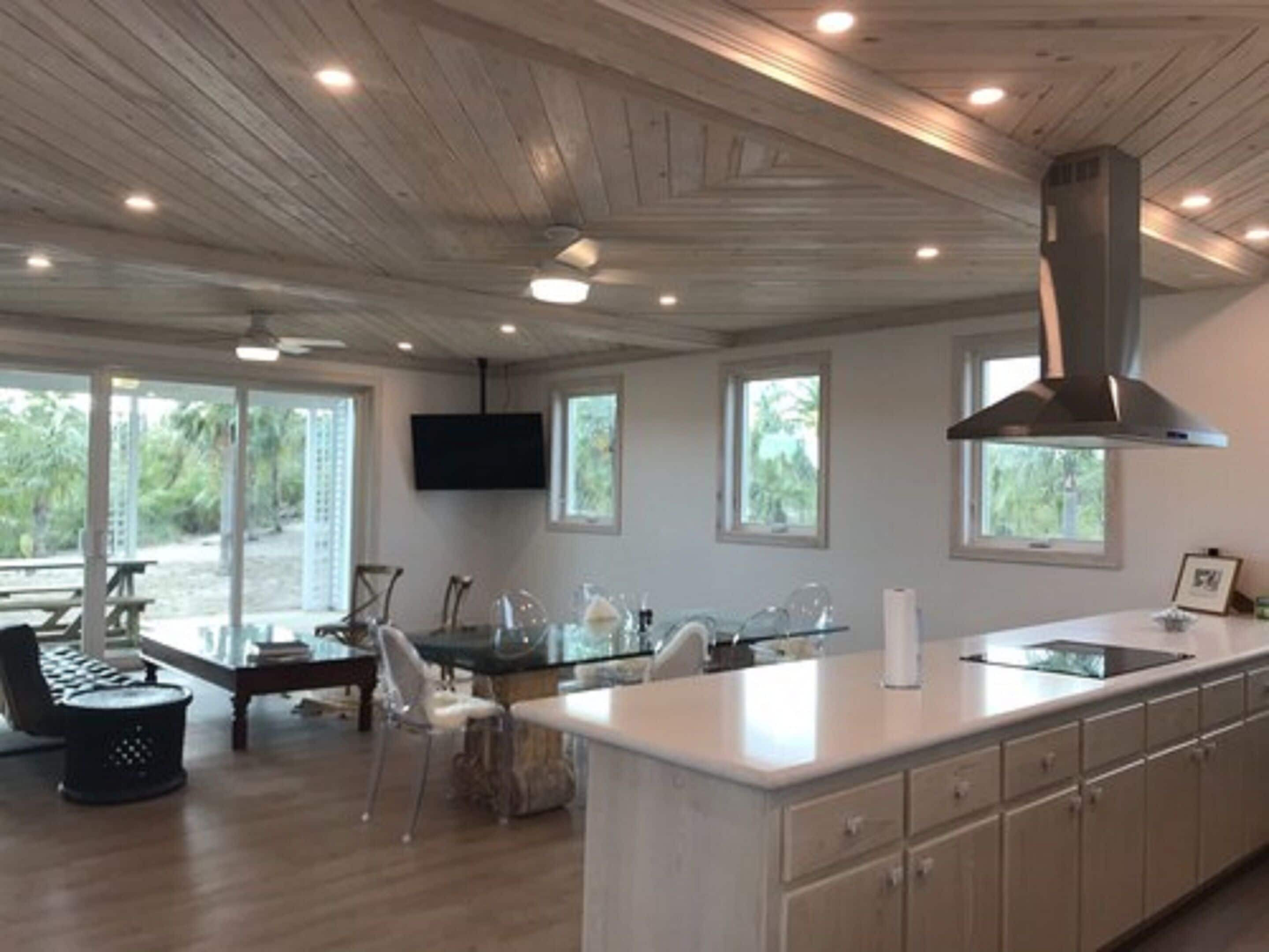 see sea | living area