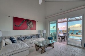 Wild Orchid | Living area