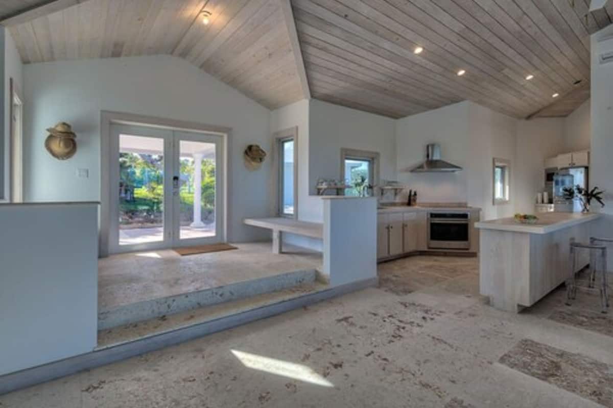 seven palms | living area