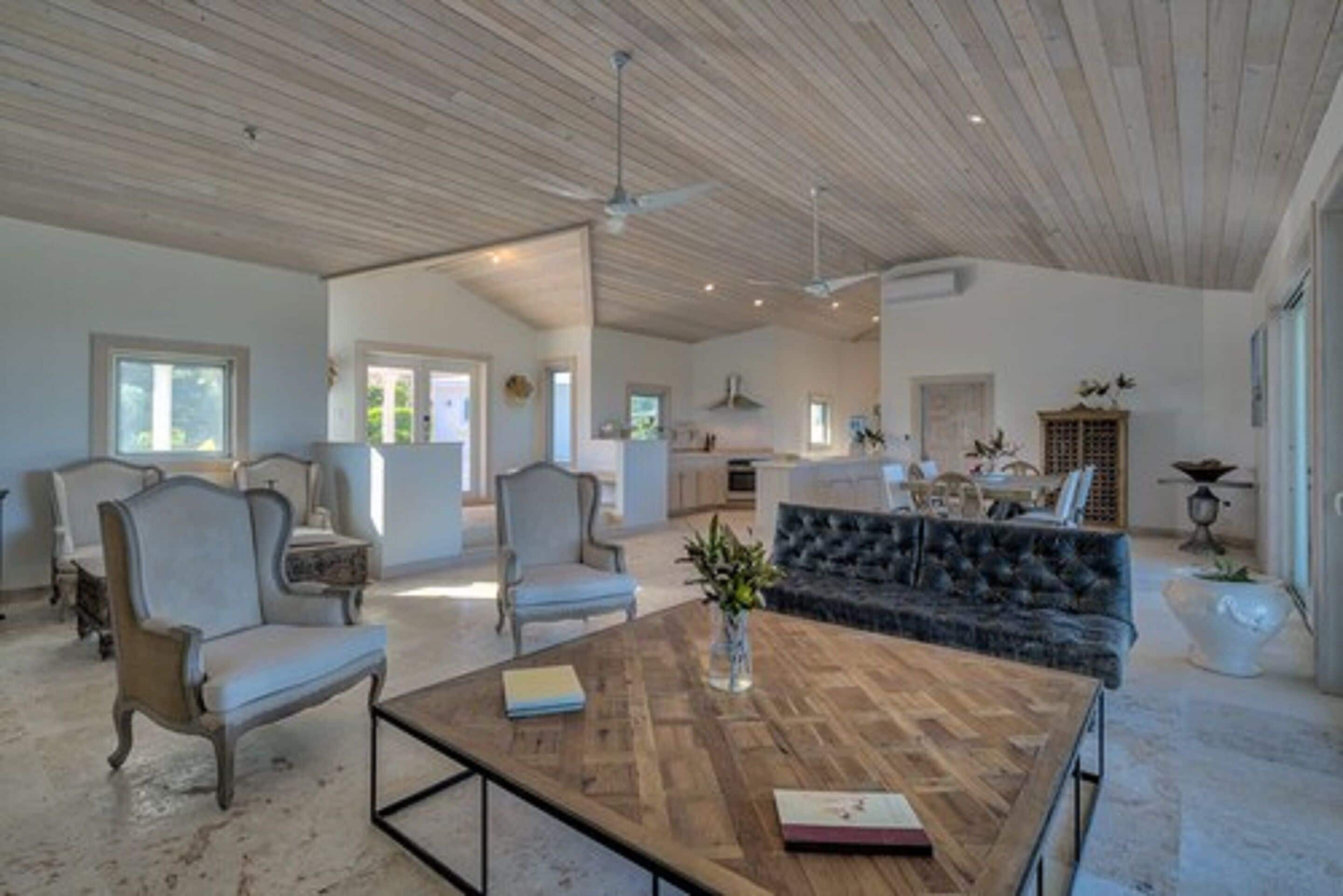 seven palms | living area