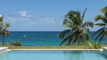 Seven Palms | Terrace/patio