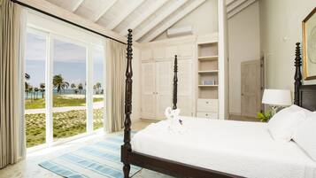 Wild Orchid | Caja de seguridad en la habitación y cortinas blackout