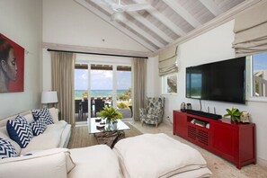 Wild Orchid | Living area