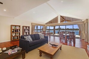 Interior - Ana Mandara Luxury Retreat (Port Macquarie)