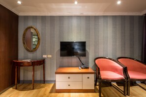 Habitación cuádruple | Cortinas opacas y wifi gratis