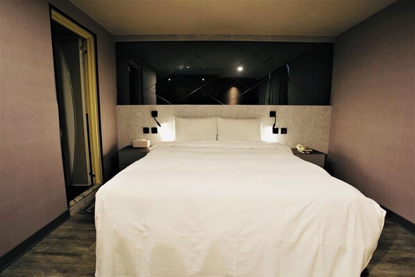 Superior Double Room | Blackout drapes, free WiFi