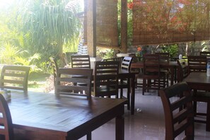 Breakfast, lunch, dinner served; local and international cuisine 