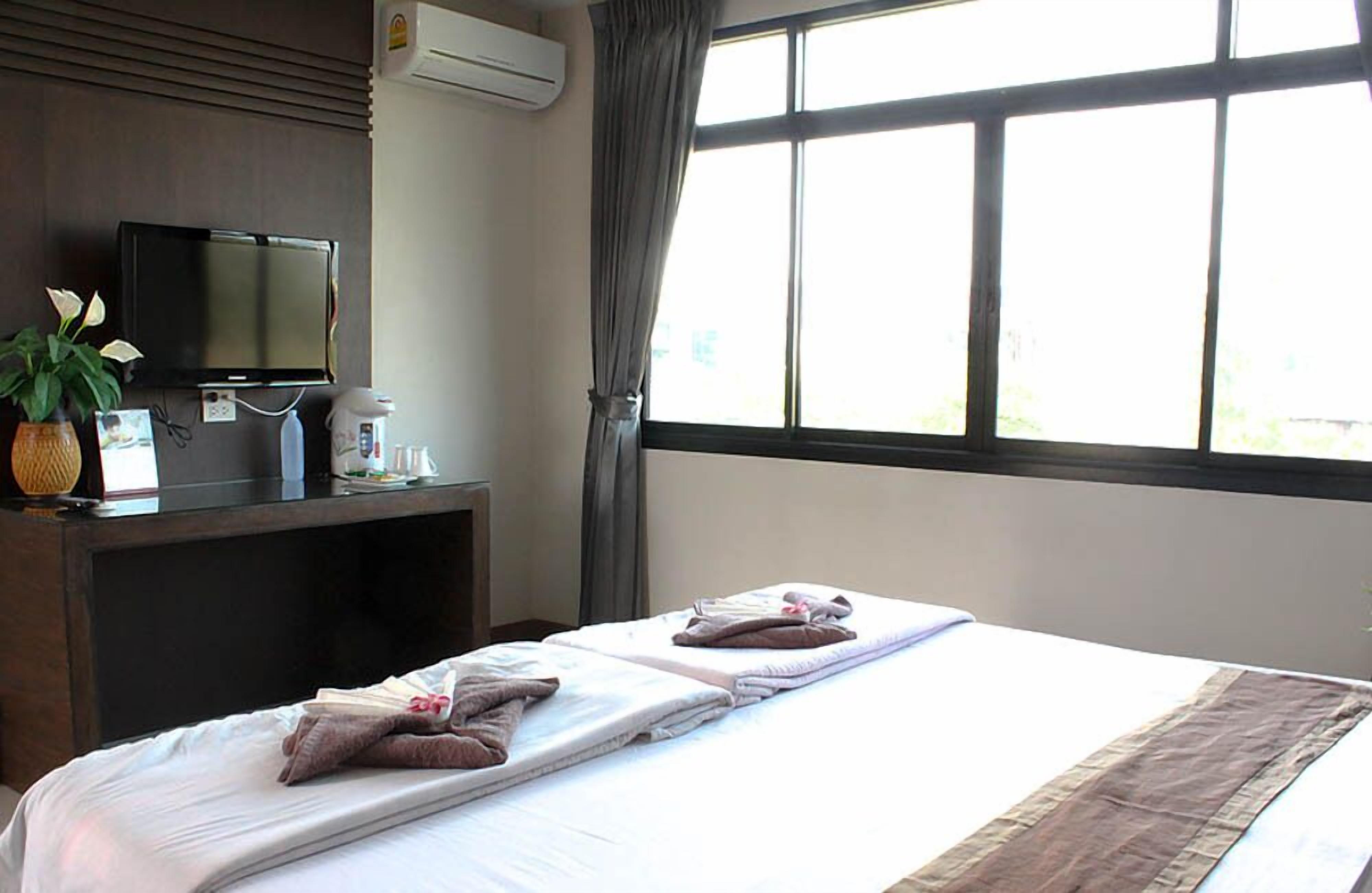 superior room | desk, free wifi