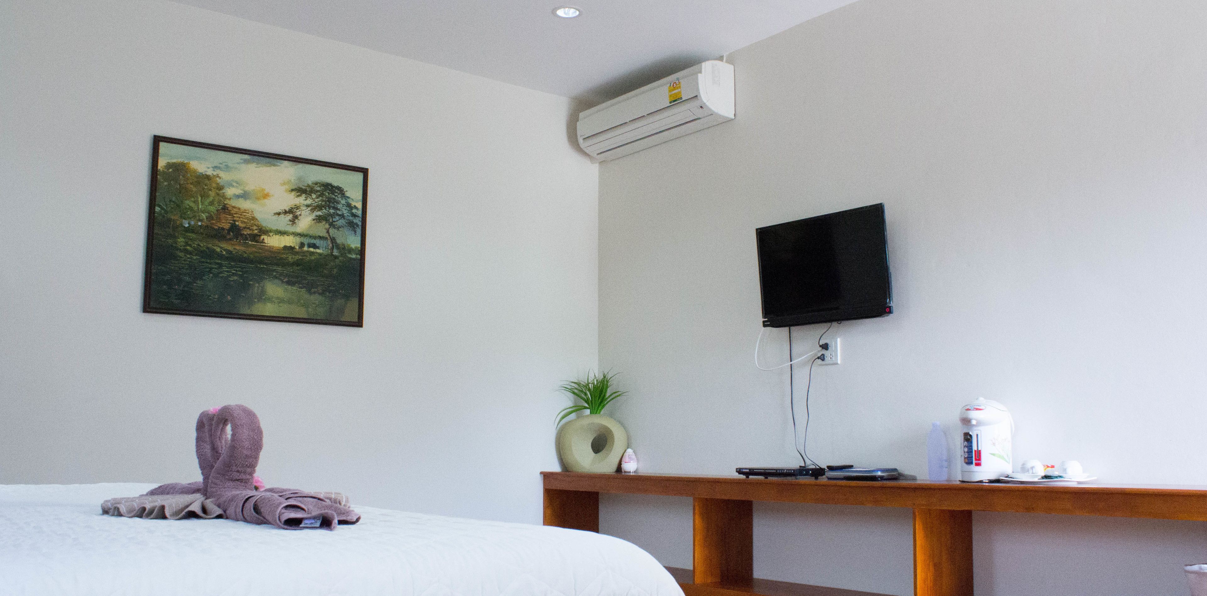 deluxe room | desk, free wifi