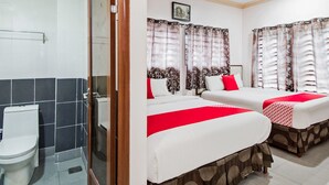 A hotel room with two beds, a toilet, and a shower. - Hotel SMC Alam Avenue (Shah Alam)