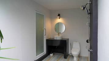 Standard Twin Room | Minibar, rollaway beds (surcharge), WiFi (free)