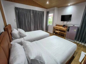 Habitación estándar con 2 camas individuales | Minibar, camas supletorias, wifi gratis