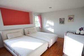 Standard Twin Room | Minibar, rollaway beds, free WiFi