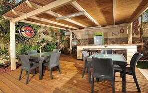 Bar ved bassenget