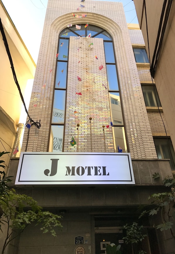 Porch - J Motel (Busan)
