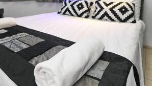 Flat-screen TV - Avi's Suites - 44 Hativat Hanegev (Eilat)