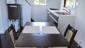 Chocolate House (1 Double Bed + 2 Japanese Futons) | Private kitchen | Fridge, microwave, stovetop, electric kettle