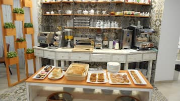 Free daily continental breakfast