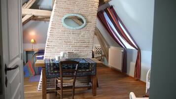 Premium bedding, desk, free WiFi, bed sheets