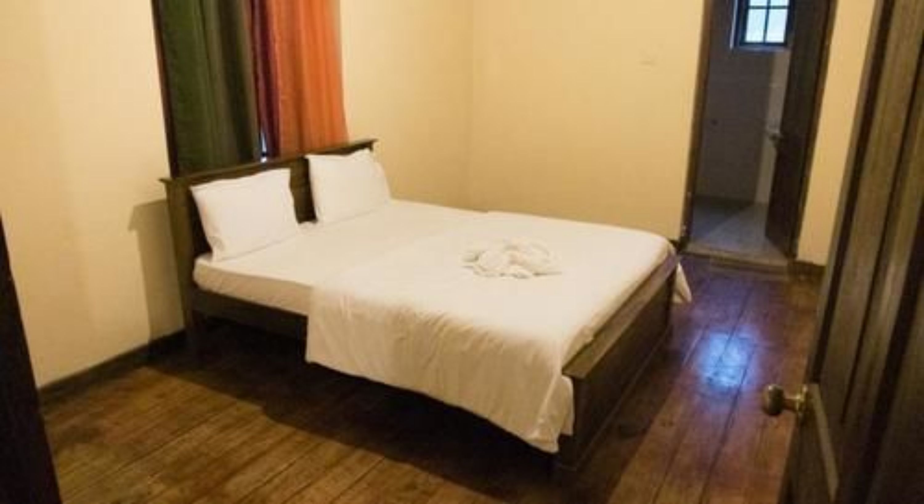 Standard Double Room, Shared Bathroom | Iron/ironing board, free WiFi