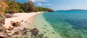 Baan Khunying – Secluded Phuket Beachfront Villa