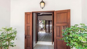 Exterior - Baan Khunying – Secluded Phuket Beachfront Villa (Rawai)