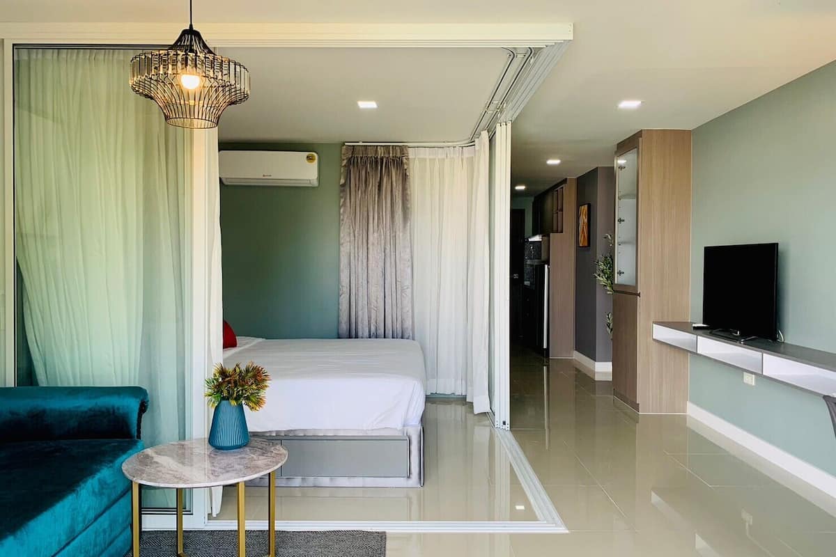 Honeymoon Suite with City View | 1 phòng ngủ, két bảo mật tại phòng, trang trí khác biệt