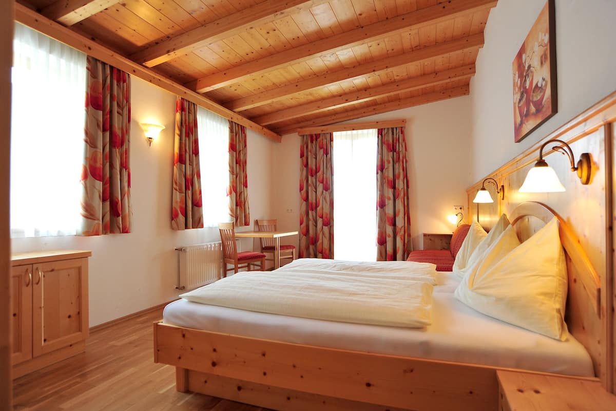 Doppia Comfort, 1 camera da letto | Una cassaforte in camera, una scrivania, insonorizzazione