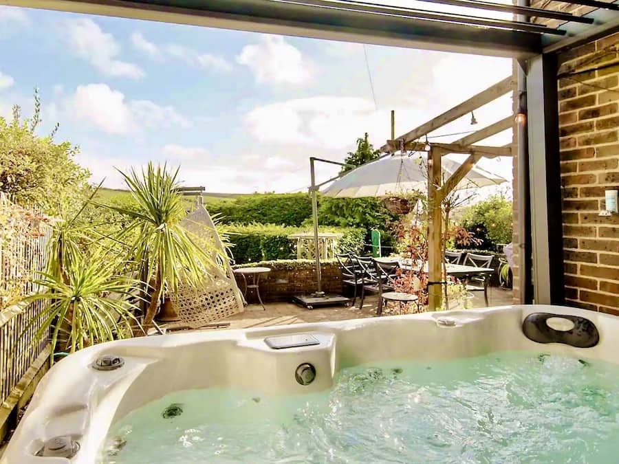 Luxury Apartment, Ensuite, Garden View | Outdoor spa tub