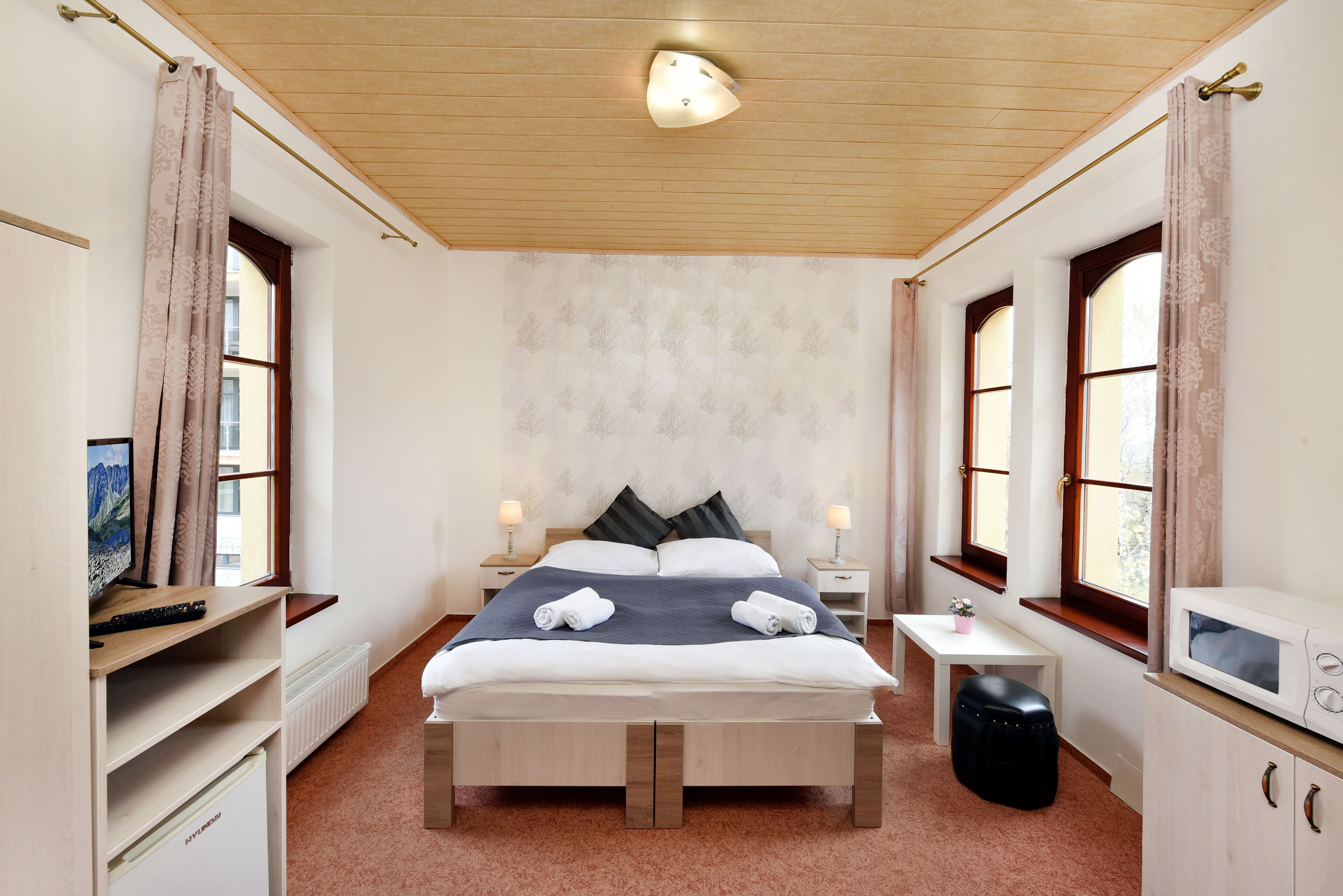 Kamar Triple | Meja kerja, setrika/meja setrika, dan tempat tidur bayi (biaya tambahan)