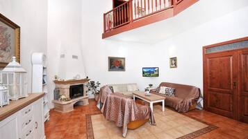 Coin salon dans le hall