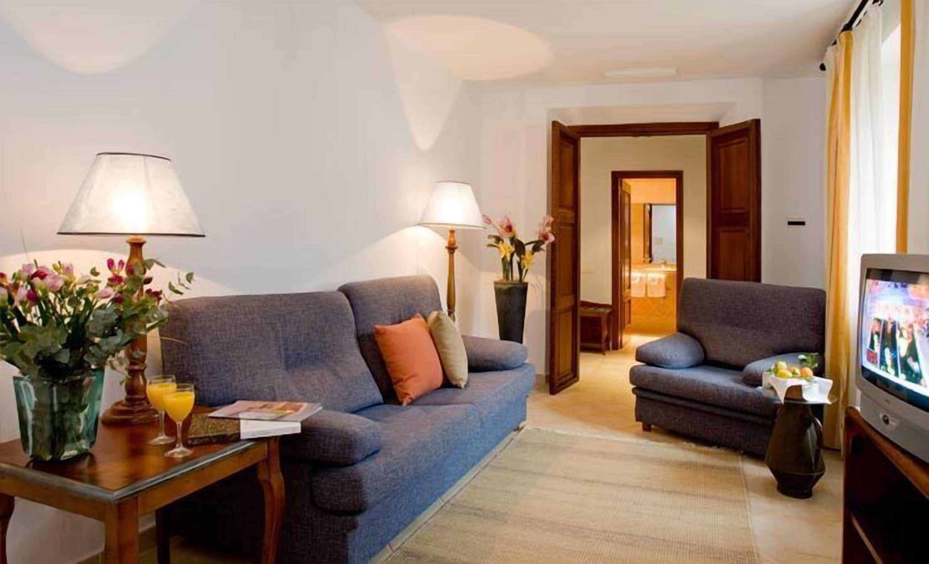 Photo - Hotel Ca'l Bisbe