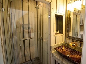 Habitació doble de luxe, amb bany privat, vistes al port (The Diplomat) | Bany